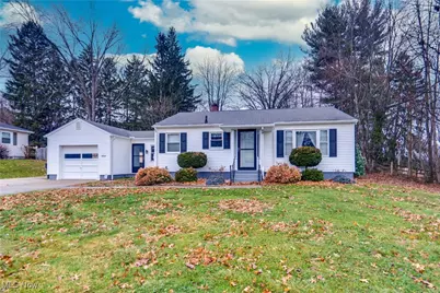 12855 Redwood Avenue NW, Uniontown, OH 44685 - Photo 2