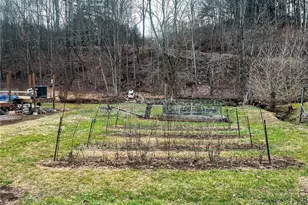 4362 Charleston Rd, Gandeeville, WV 25243 - Photo 26