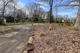3013 Whispering Pines Dr, Canfield, OH 44406 - Photo 2