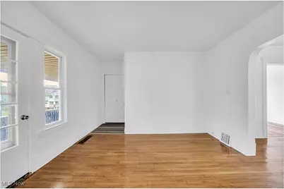 3345 Desota Avenue #2/UP, Cleveland Heights, OH 44118 - Photo 10