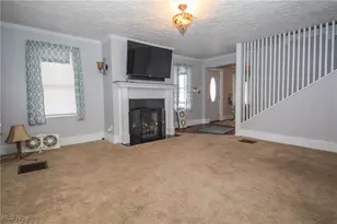 329 S Chestnut St, Barnesville, OH 43713 - Photo 8