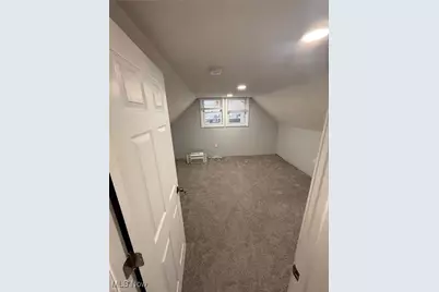 10717 Park Heights Avenue #3, Garfield Heights, OH 44125 - Photo 4
