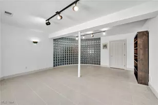 8709 Deer Creek Dr, Grandview Heights, OH 44147 - Photo 38