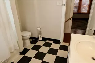 2066 E 30th St, Lorain, OH 44055 - Photo 32