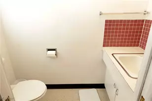 2066 E 30th St, Lorain, OH 44055 - Photo 22