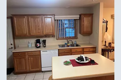 1860 Massachusetts Avenue #2, Poland, OH 44514 - Photo 6