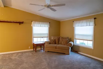 337 Pin Oak Circle, Elyria, OH 44035 - Photo 6