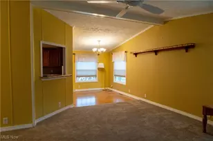 337 Pin Oak Cir, Elyria, OH 44035 - Photo 8