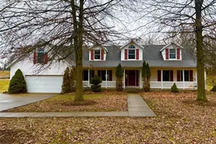 209 Maple Ave, St Clairsville, OH 43950 - Photo 2