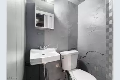 2195 N Taylor Road, Cleveland Heights, OH 44112 - Photo 44