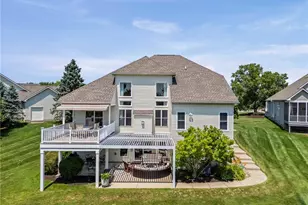 306 Dunbar Cir, Grandview Heights, OH 44147 - Photo 2