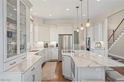 306 Dunbar Circle, Grandview Heights, OH 44147 - Photo 12