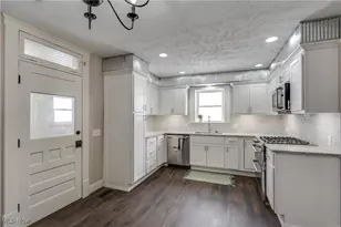 3895 Swallen Ave, Louisville, OH 44641 - Photo 8