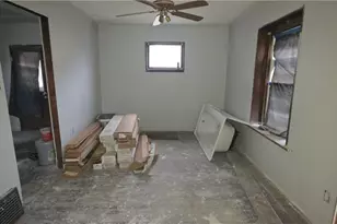 924 Lane St, Akron, OH 44307 - Photo 8