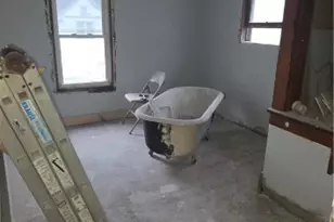 924 Lane St, Akron, OH 44307 - Photo 10