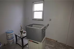 924 Lane St, Akron, OH 44307 - Photo 6