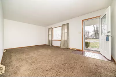 3990 Claridge Drive, Austintown, OH 44511 - Photo 6