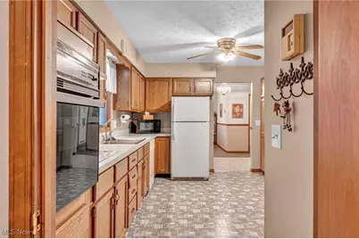 708 Dorn Drive, Sandusky, OH 44870 - Photo 14