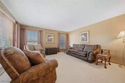 2132 Summerchase Road NE, Canton, OH 44721 - Photo 4