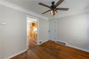 464 E 250th St, Euclid, OH 44132 - Photo 12