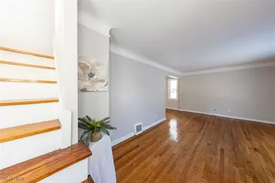464 E 250th Street, Euclid, OH 44132 - Photo 8