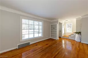 464 E 250th St, Euclid, OH 44132 - Photo 4