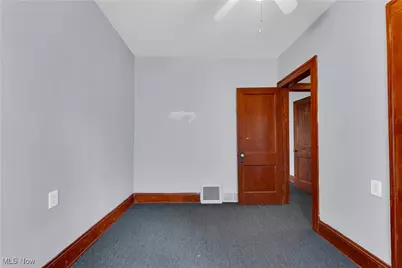 917 Helmsdale Road #2/UP, Cleveland Heights, OH 44112 - Photo 20