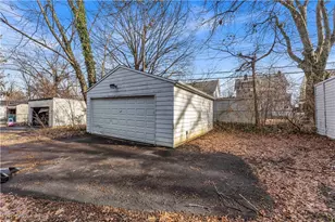 917 Helmsdale Rd, Cleveland Heights, OH 44112 - Photo 28