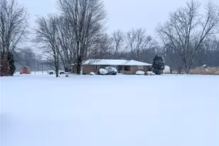 594 Center St W, Warren, OH 44481 - Photo 2