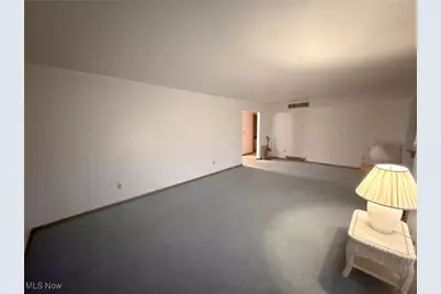 594 Center Street W, Warren, OH 44481 - Photo 4