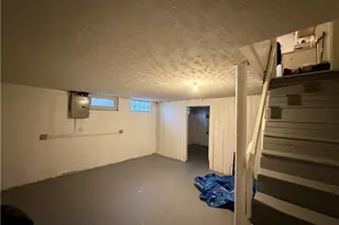 1437 E 252nd St, Euclid, OH 44117 - Photo 14