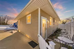 1863 Harding Ave, Akron, OH 44312 - Photo 30