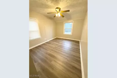 994 Yellowstone Avenue, Cleveland Heights, OH 44121 - Photo 8