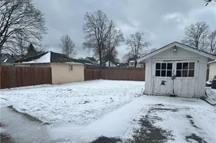 15 Katherine St, Struthers, OH 44471 - Photo 2