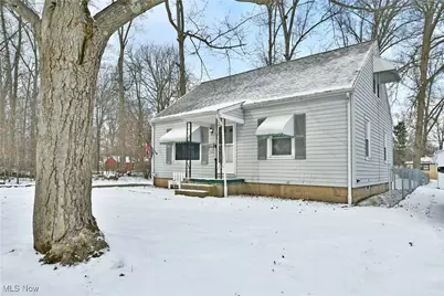 1722 Bradford Street NW, Warren, OH 44485 - Photo 1