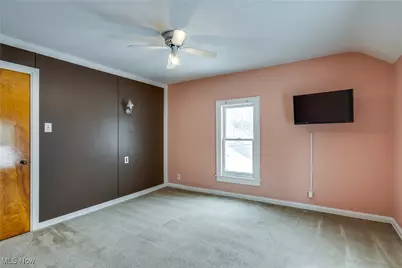 377 Hillsdale Avenue, Barberton, OH 44203 - Photo 18