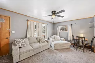 218 N Beverly Ave, Austintown, OH 44515 - Photo 4