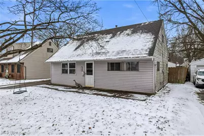 218 N Beverly Avenue, Austintown, OH 44515 - Photo 2