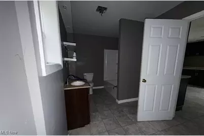 1135 Sharon Avenue, Zanesville, OH 43701 - Photo 4