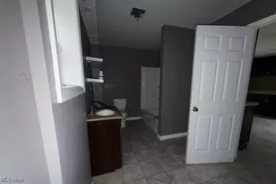 1135 Sharon Ave, Zanesville, OH 43701 - Photo 4