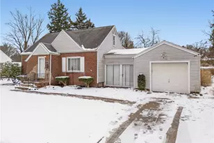 210 Davenport Ave, Akron, OH 44312 - Photo 4