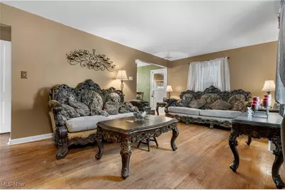 210 Davenport Avenue, Akron, OH 44312 - Photo 6