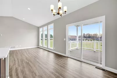 482 Meadow Trail SW, Hartville, OH 44632 - Photo 16