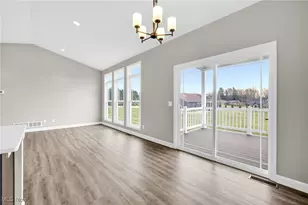 482 Mdw Trl SW, Hartville, OH 44632 - Photo 16