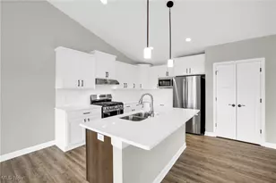 482 Mdw Trl SW, Hartville, OH 44632 - Photo 6