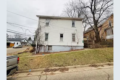 188 W Clinton Street, Millersburg, OH 44654 - Photo 1