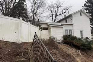 188 W Clinton St, Millersburg, OH 44654 - Photo 2