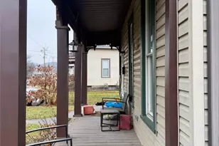 843 Chestnut St, Coshocton, OH 43812 - Photo 2