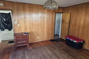 849 S Lawn Ave, Coshocton, OH 43812 - Photo 2