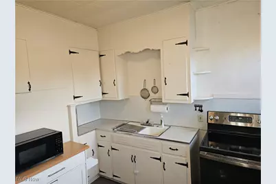 849 S Lawn Avenue, Coshocton, OH 43812 - Photo 8